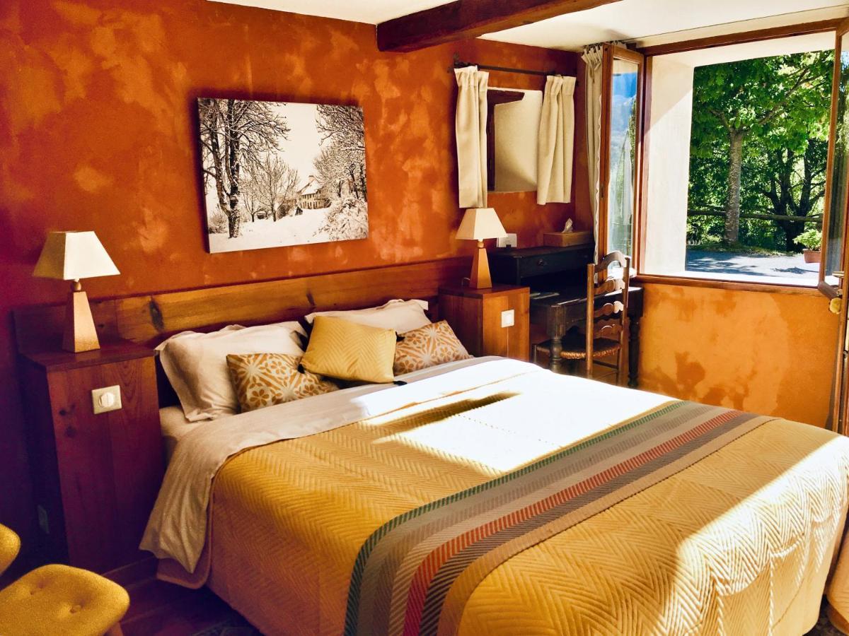 D'hotes La Grange Des Ecrins 3*