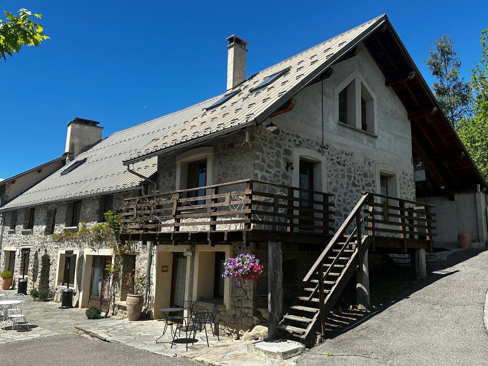 D'hotes La Grange Des Ecrins Guest house